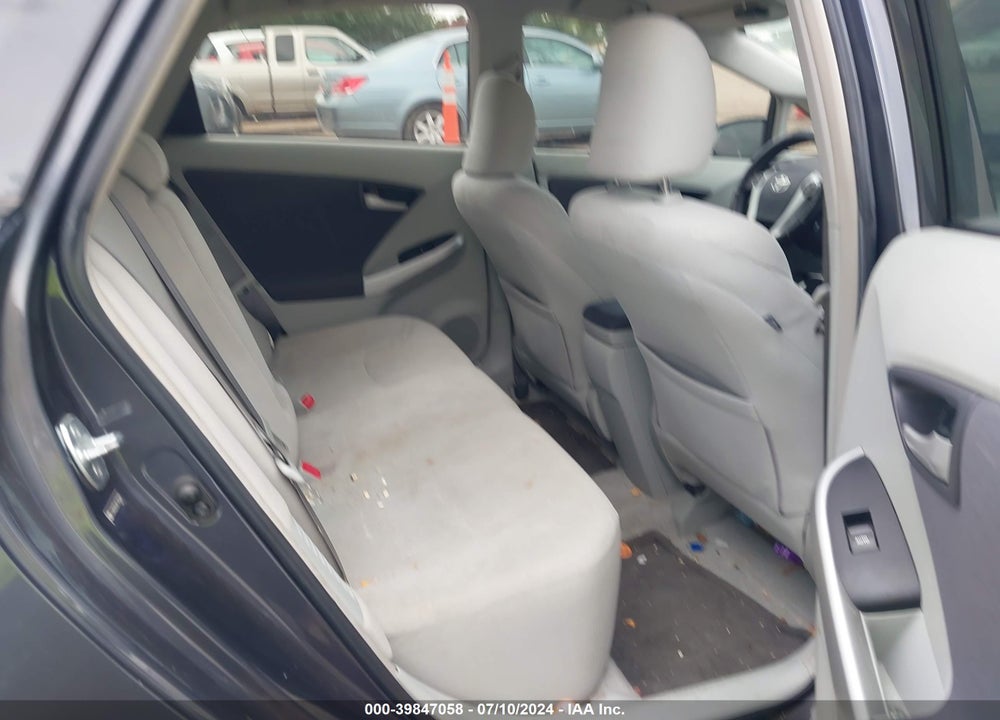 2011 TOYOTA PRIUS TWO VIN: JTDKN3DU8B1385989