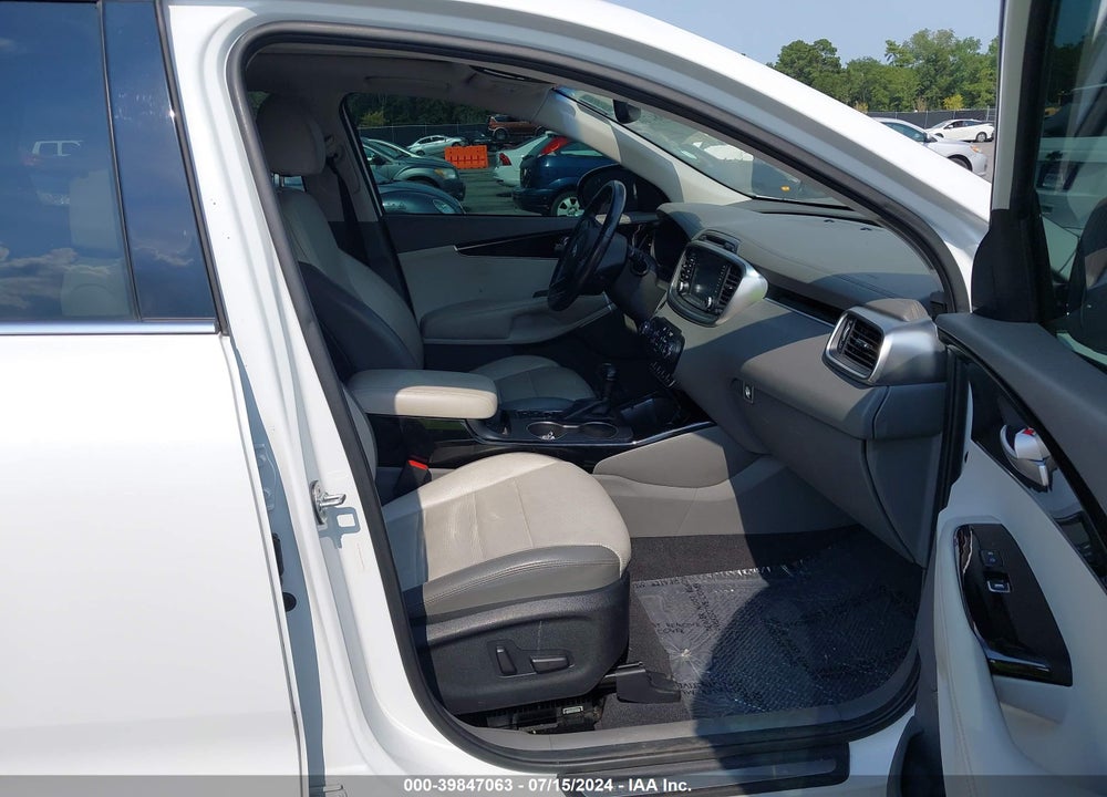 2018 KIA SORENTO 3.3L SX VIN: 5XYPK4A50JG423926