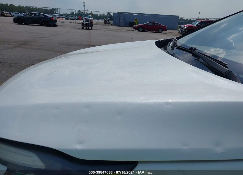 2018 KIA SORENTO 3.3L SX VIN: 5XYPK4A50JG423926
