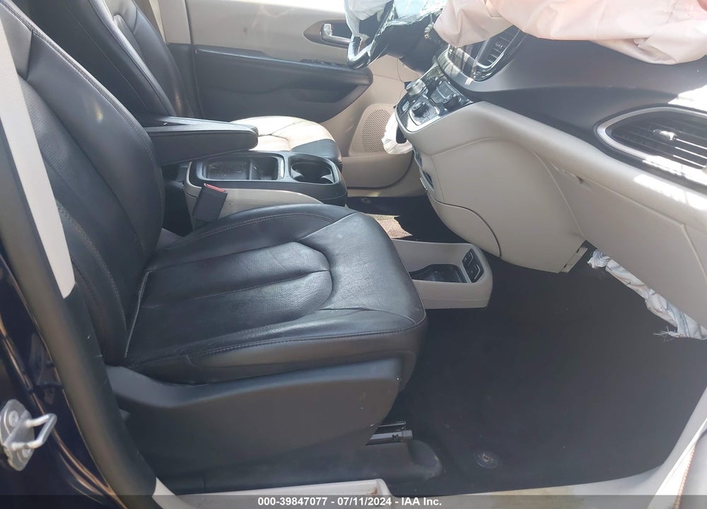 2019 CHRYSLER PACIFICA TOURING L VIN: 2C4RC1BG9KR547906