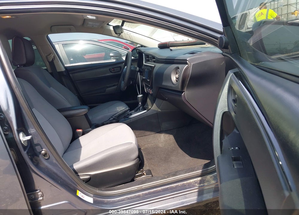 2018 TOYOTA COROLLA L VIN: 5YFBURHE0JP805523