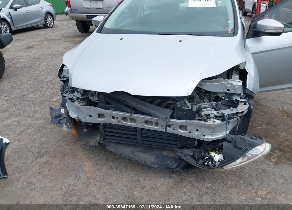 2014 FORD FOCUS SE VIN: 1FADP3F24EL394055
