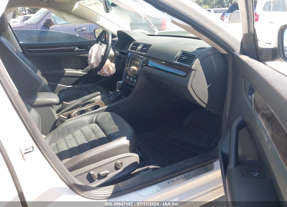 2014 VOLKSWAGEN PASSAT 2.0L TDI SEL PREMIUM VIN: 1VWCN7A36EC028243