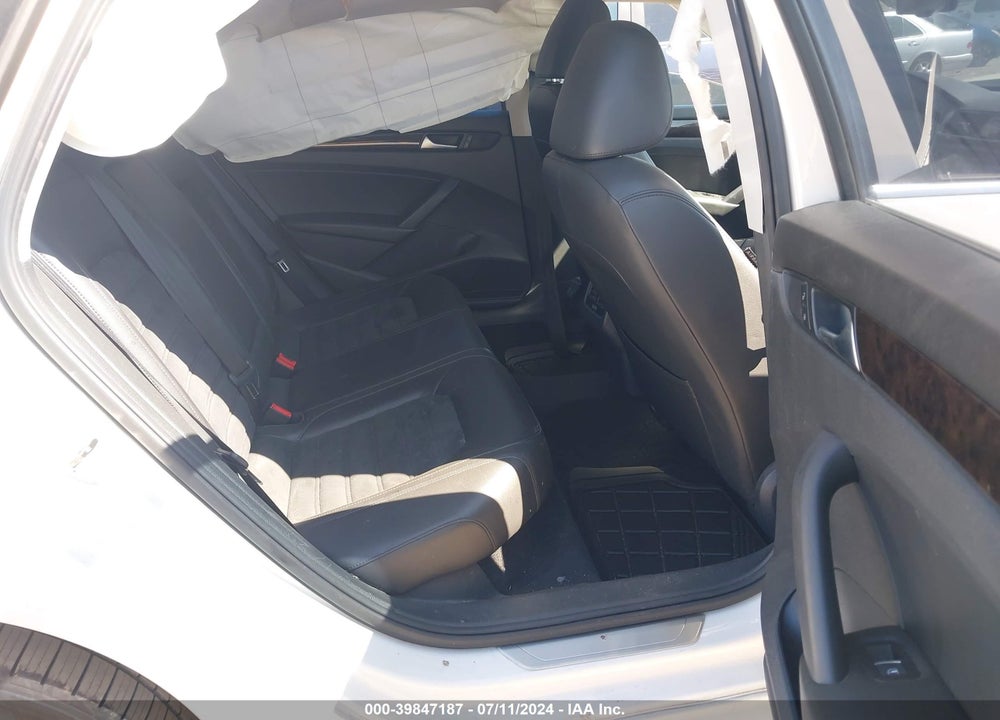 2014 VOLKSWAGEN PASSAT 2.0L TDI SEL PREMIUM VIN: 1VWCN7A36EC028243