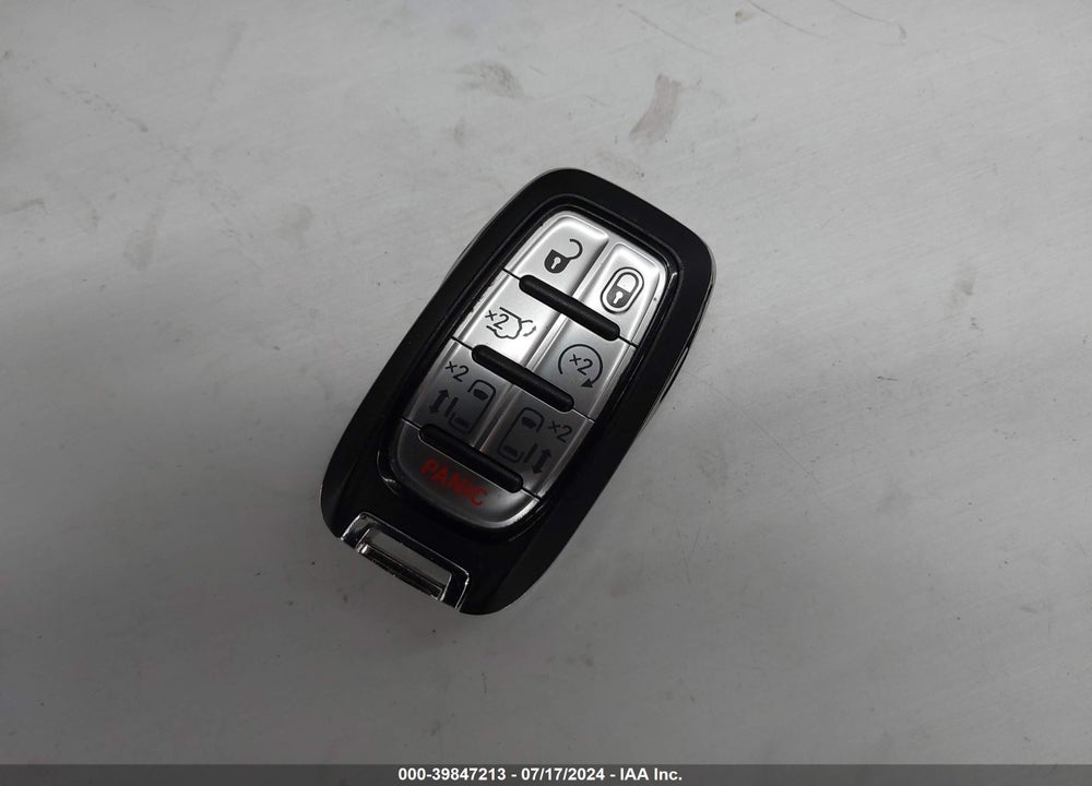 2019 CHRYSLER PACIFICA LIMITED VIN: 2C4RC1GG3KR741856