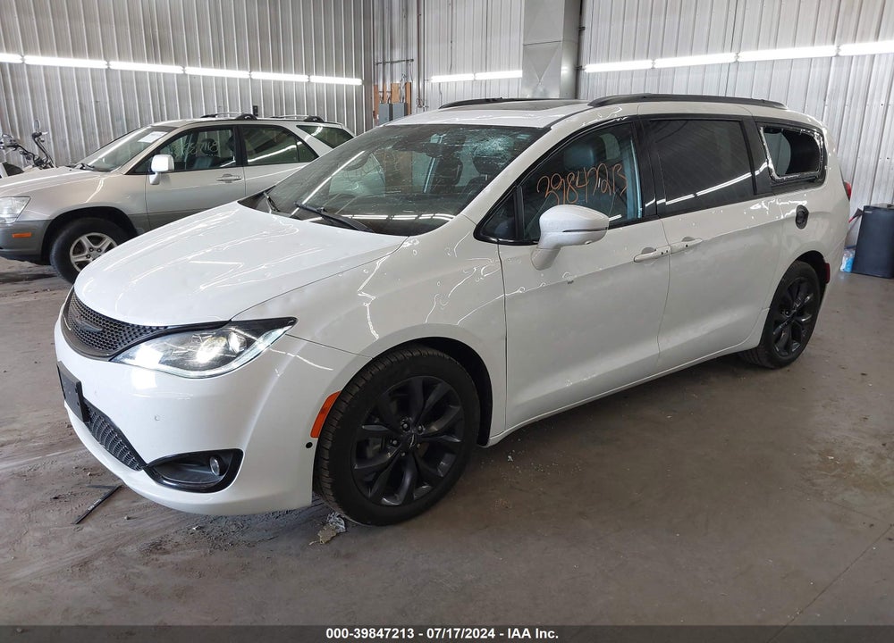 2019 CHRYSLER PACIFICA LIMITED VIN: 2C4RC1GG3KR741856