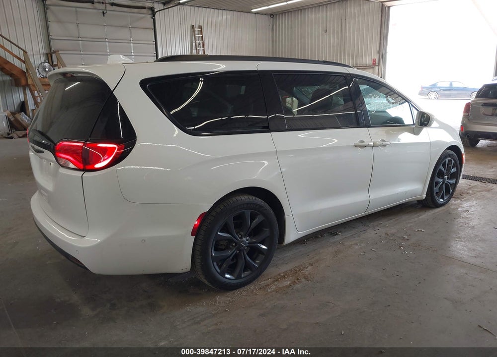 2019 CHRYSLER PACIFICA LIMITED VIN: 2C4RC1GG3KR741856