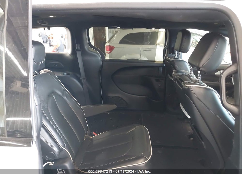 2019 CHRYSLER PACIFICA LIMITED VIN: 2C4RC1GG3KR741856