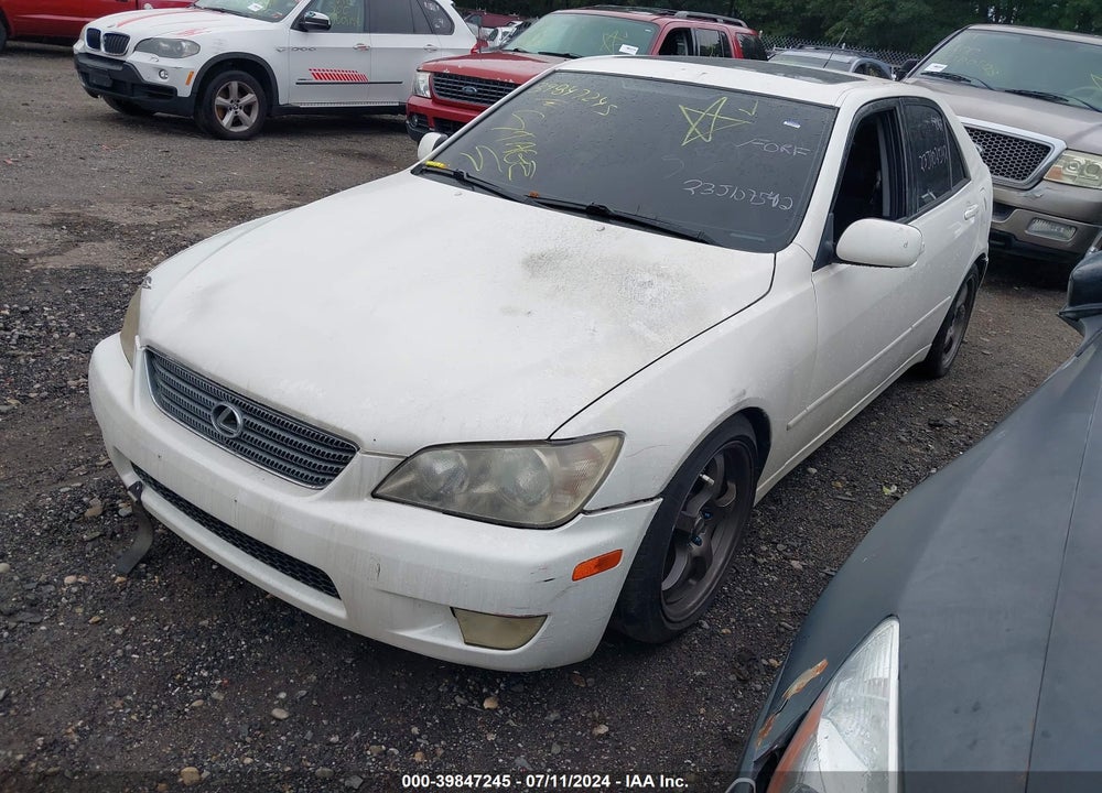 2001 LEXUS IS 300 VIN: JTHBD182310015228