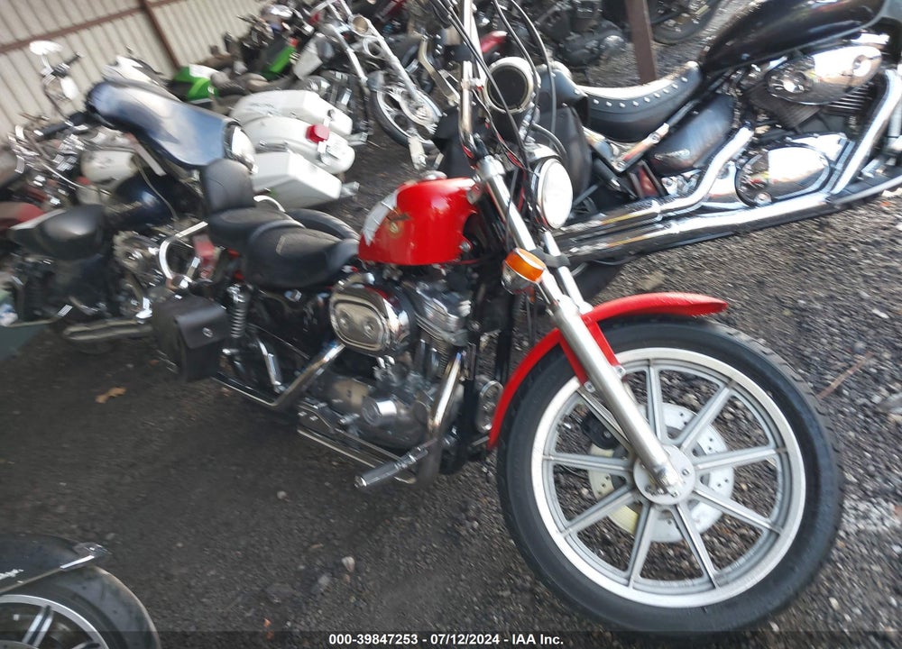 1993 HARLEY-DAVIDSON XLH883 H VIN: 1HD4CEM10PY220533