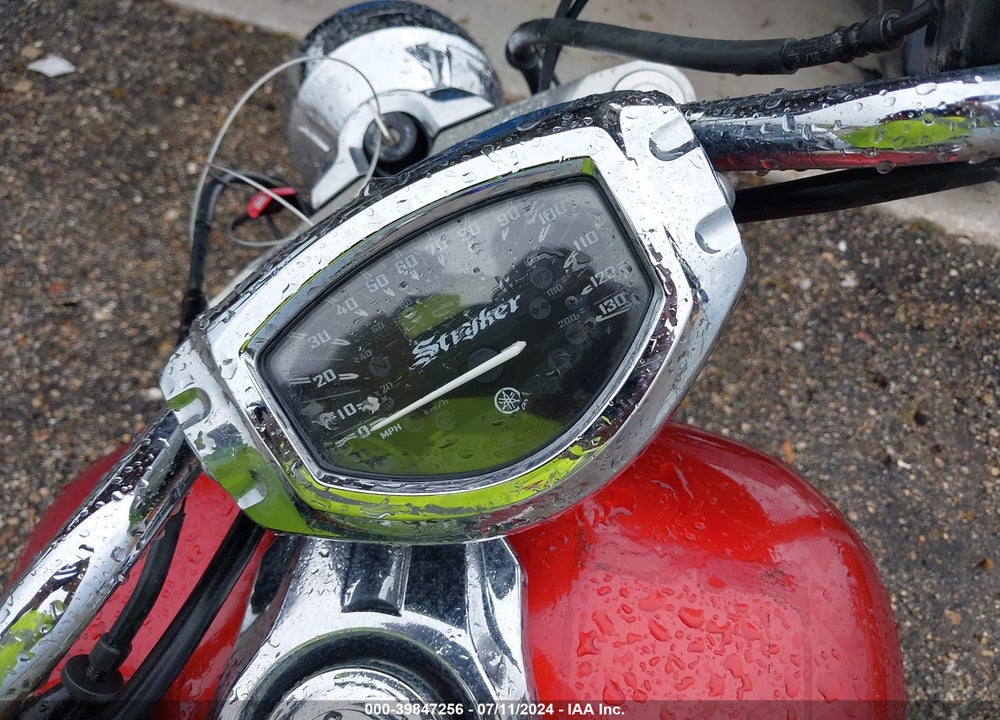 2011 YAMAHA XVS1300 CU VIN: JYAVP33E2BA000696