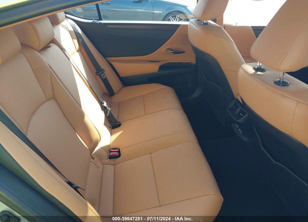 2024 LEXUS ES 300H VIN: 58ADA1C10RU038976