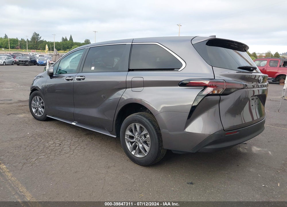 2023 TOYOTA SIENNA XLE VIN: 5TDYRKECXPS143665