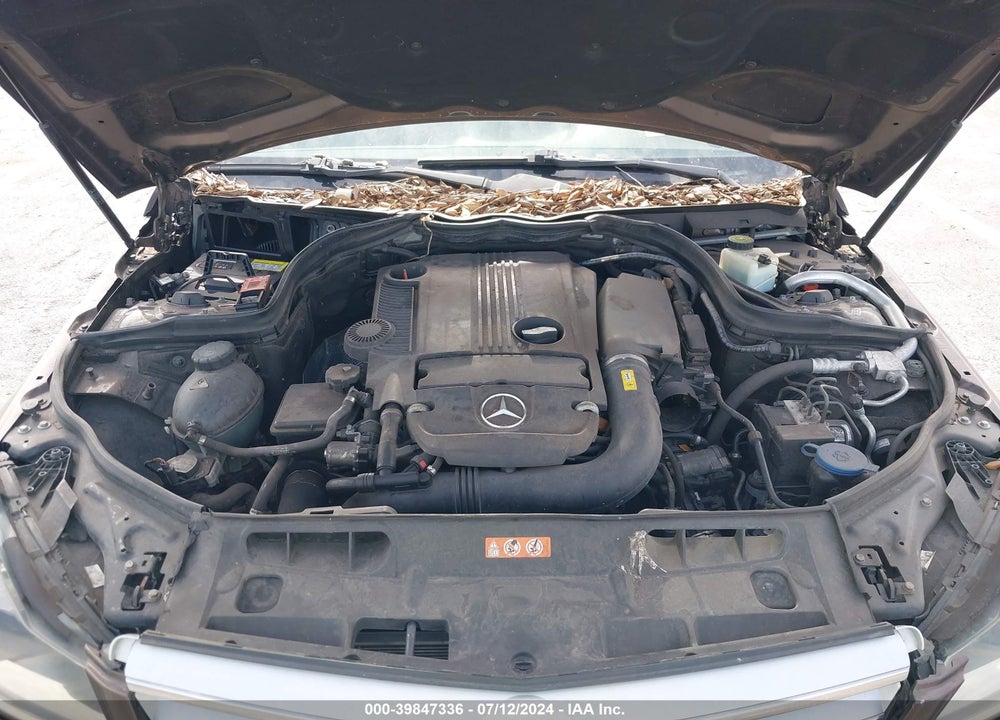 2013 MERCEDES-BENZ C 250 LUXURY/SPORT VIN: WDDGF4HB5DF971532