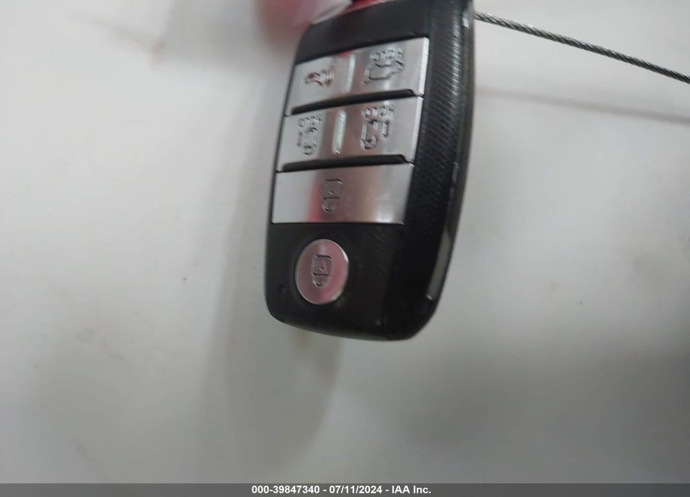 2016 KIA SEDONA LX VIN: KNDMB5C15G6211943