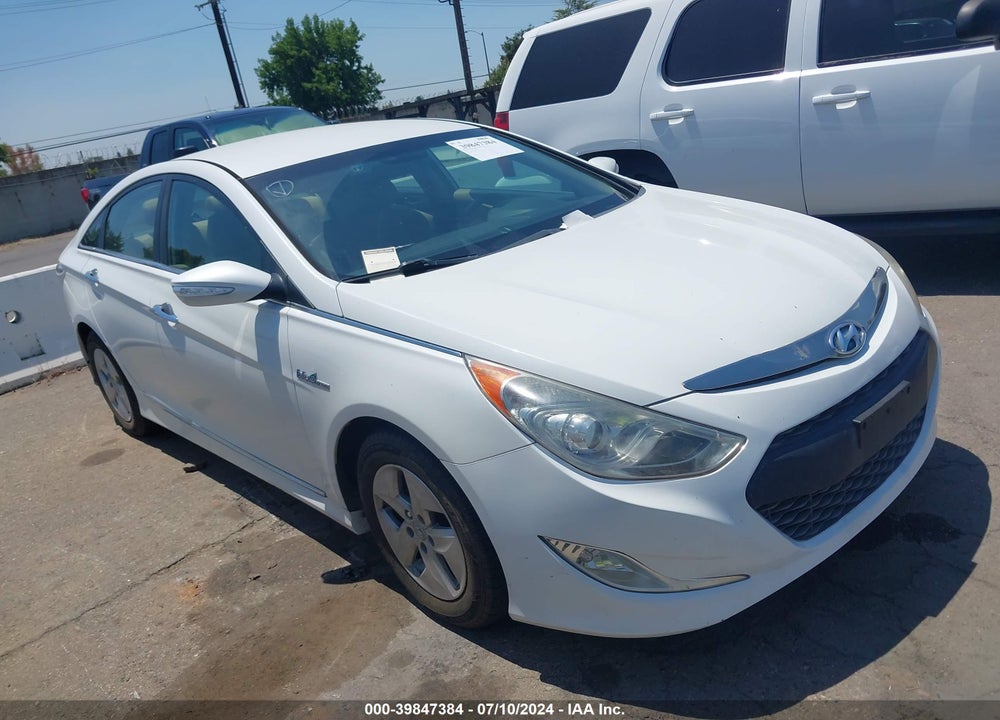 2011 HYUNDAI SONATA HYBRID VIN: KMHEC4A41BA012804
