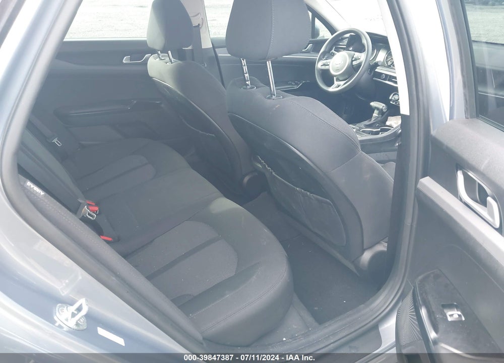 2021 KIA K5 LXS VIN: 5XXG14J2XMG010302