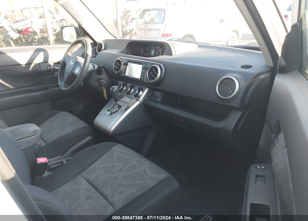 2013 SCION XB VIN: JTLZE4FE8DJ047008