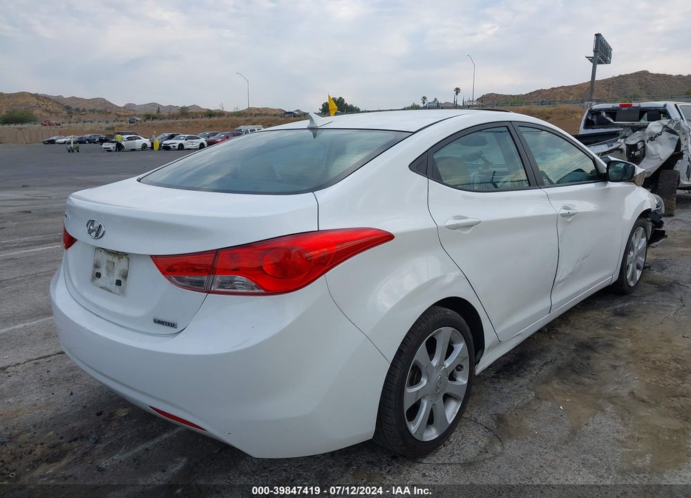 2013 HYUNDAI ELANTRA LIMITED VIN: 5NPDH4AE2DH440628