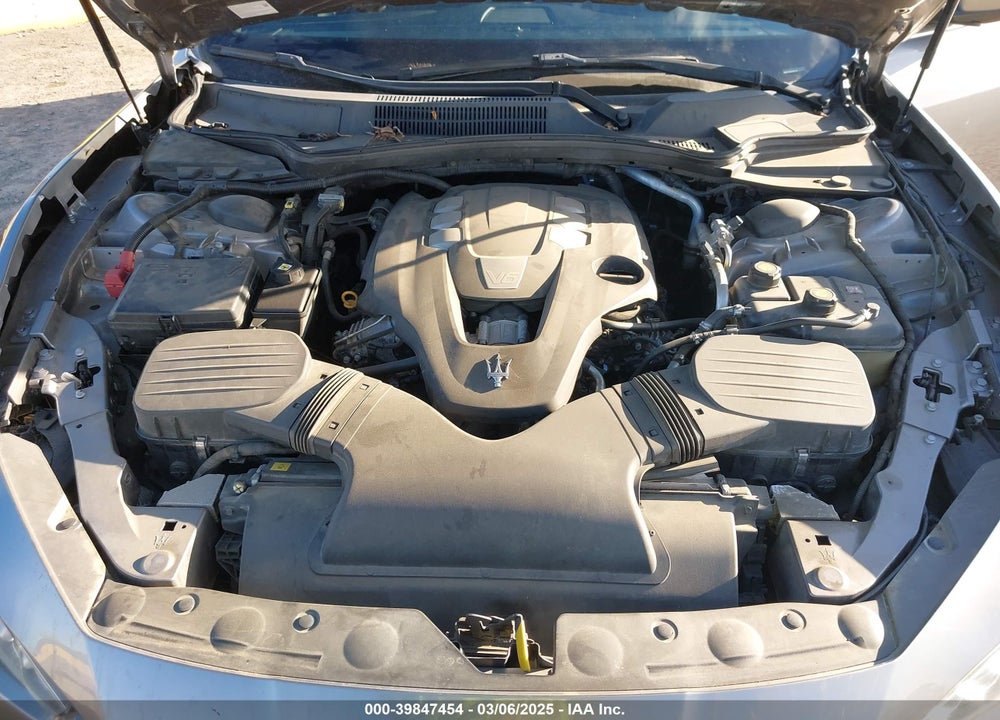 2014 MASERATI GHIBLI VIN: ZAM57XSA5E1086550