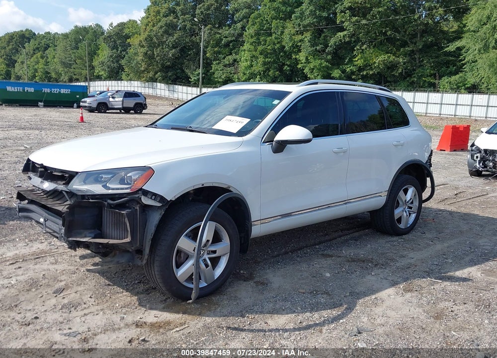 2014 VOLKSWAGEN TOUAREG TDI LUX VIN: WVGEP9BP4ED011286