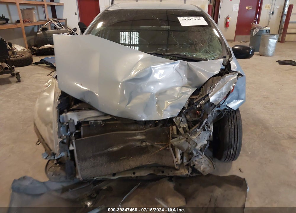 2009 HONDA FIT VIN: JHMGE882X9C003079