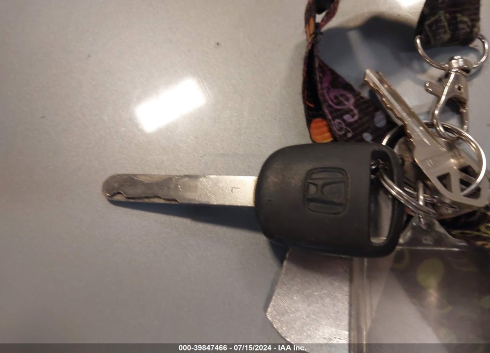 2009 HONDA FIT VIN: JHMGE882X9C003079