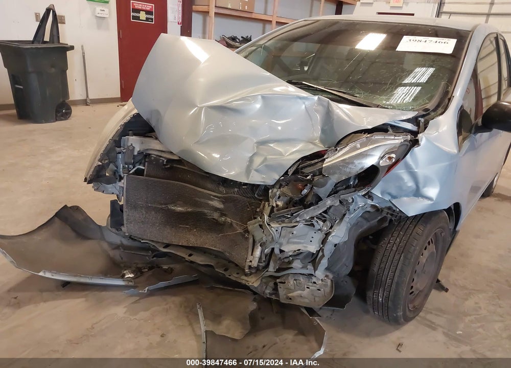 2009 HONDA FIT VIN: JHMGE882X9C003079