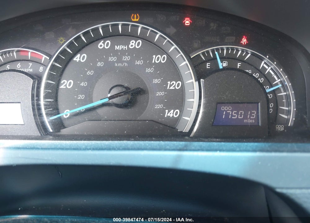 2013 TOYOTA CAMRY XLE VIN: 4T4BF1FK0DR318707