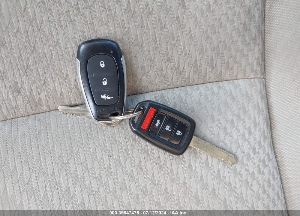 2014 HONDA CIVIC LX VIN: 19XFB2F52EE000275
