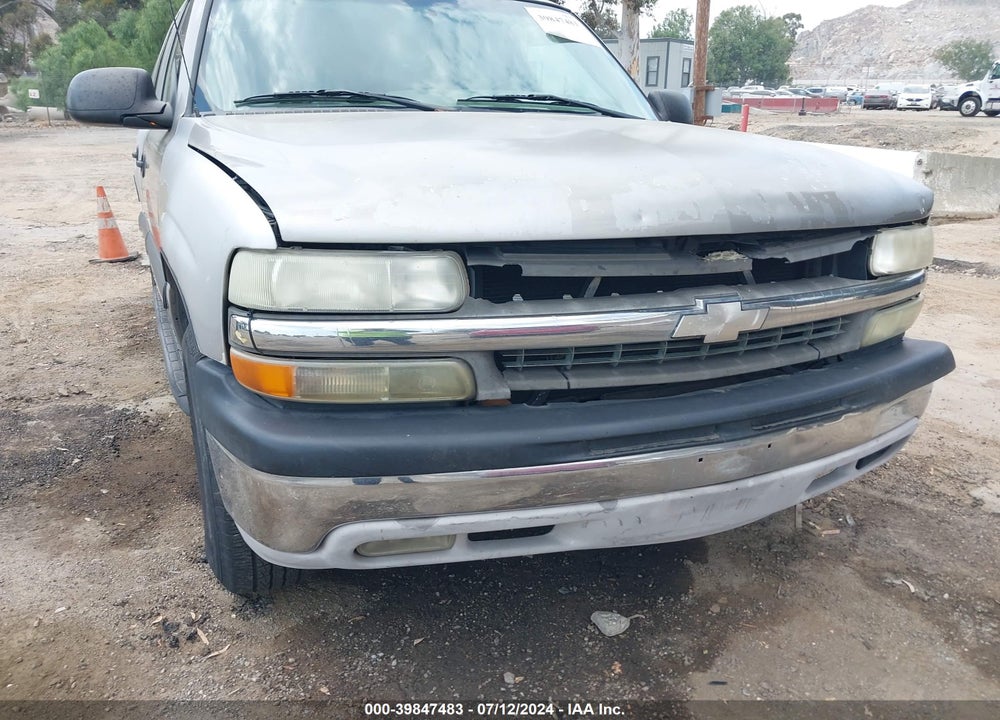 2002 CHEVROLET SUBURBAN 1500 LS VIN: 1GNEC16T92J183343