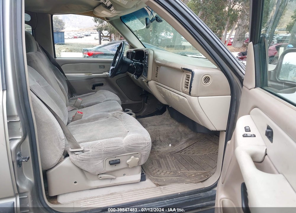 2002 CHEVROLET SUBURBAN 1500 LS VIN: 1GNEC16T92J183343