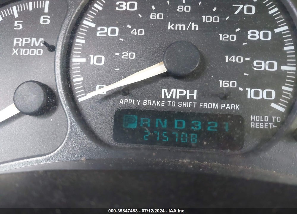 2002 CHEVROLET SUBURBAN 1500 LS VIN: 1GNEC16T92J183343