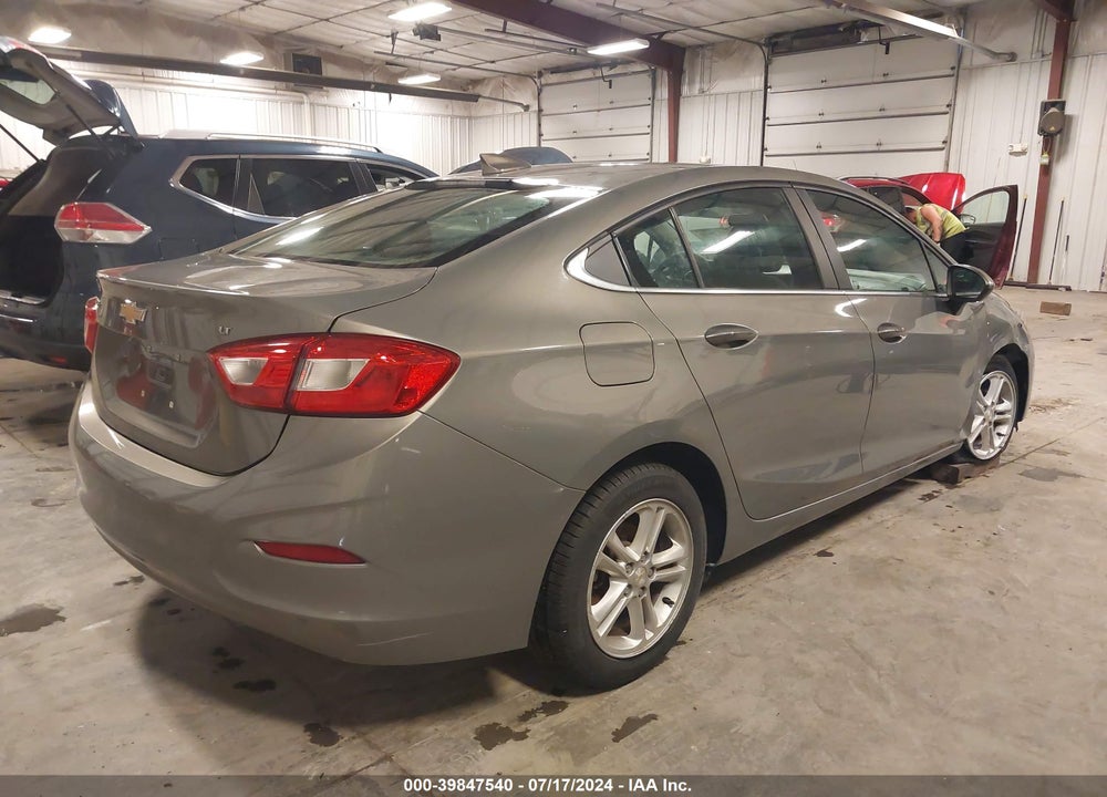 2018 CHEVROLET CRUZE LT AUTO VIN: 1G1BE5SM7J7212600