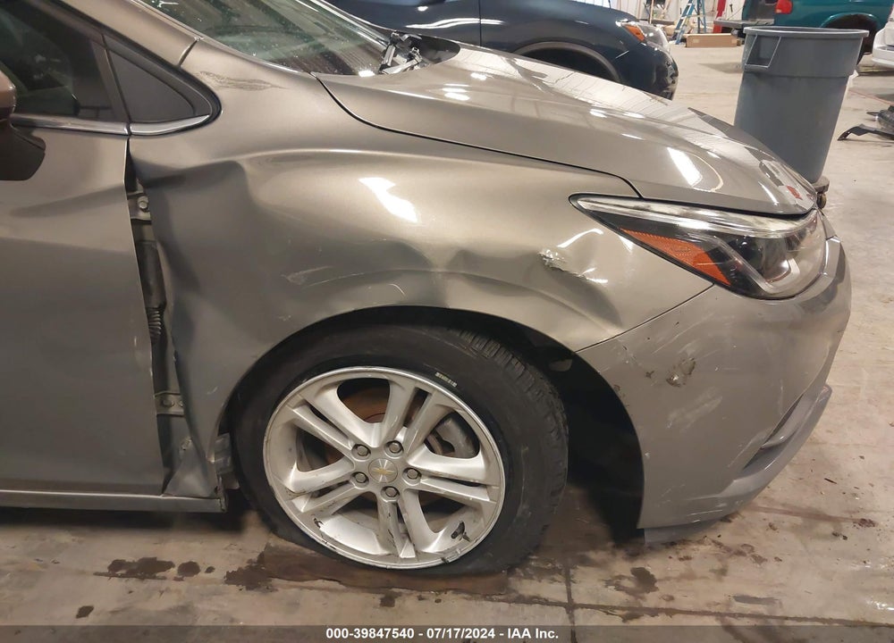 2018 CHEVROLET CRUZE LT AUTO VIN: 1G1BE5SM7J7212600