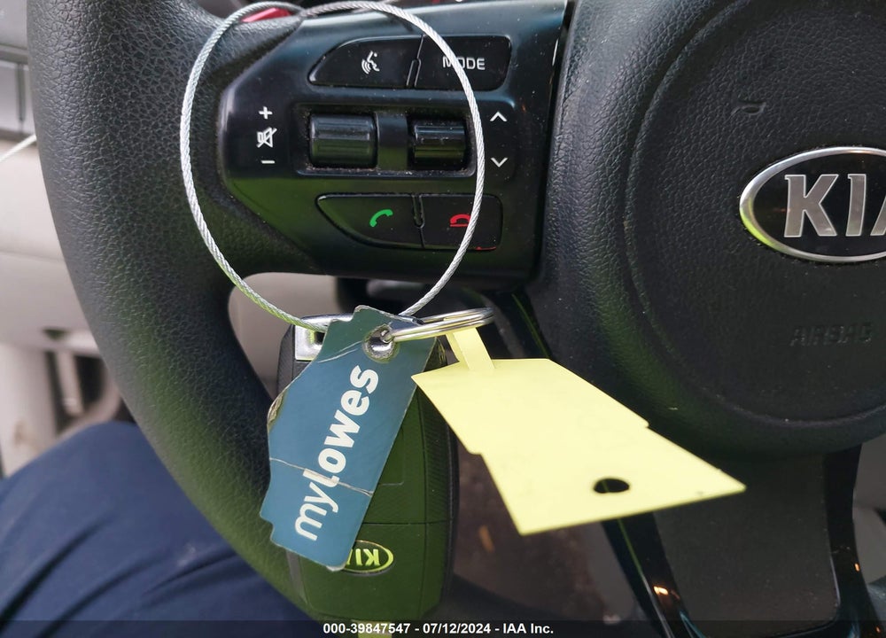 2016 KIA SEDONA L VIN: KNDMA5C17G6149710