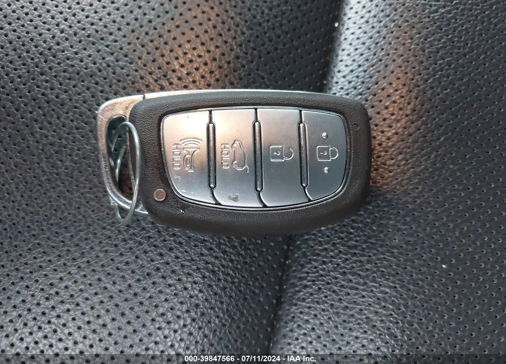 2017 HYUNDAI TUCSON LIMITED VIN: KM8J3CA21HU328069
