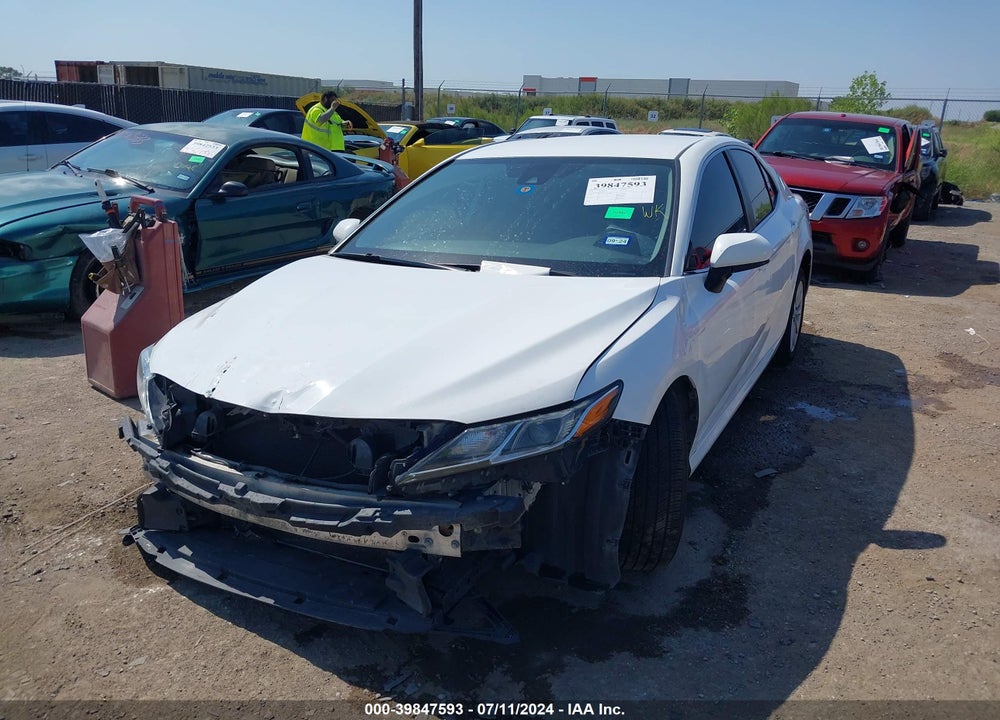 2019 TOYOTA CAMRY LE VIN: 4T1B11HK3KU685233