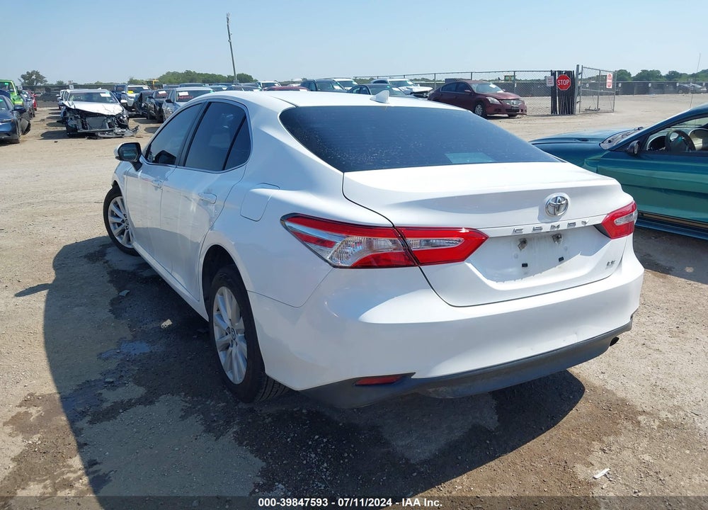 2019 TOYOTA CAMRY LE VIN: 4T1B11HK3KU685233