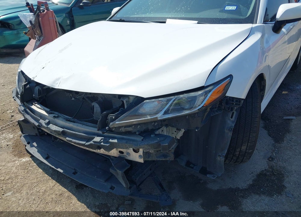 2019 TOYOTA CAMRY LE VIN: 4T1B11HK3KU685233
