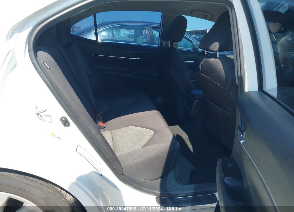 2019 TOYOTA CAMRY LE VIN: 4T1B11HK3KU685233