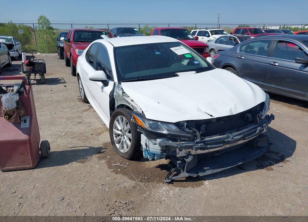2019 TOYOTA CAMRY LE VIN: 4T1B11HK3KU685233