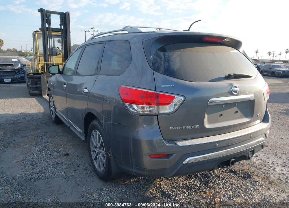 2015 NISSAN PATHFINDER SL VIN: 5N1AR2MN9FC622501