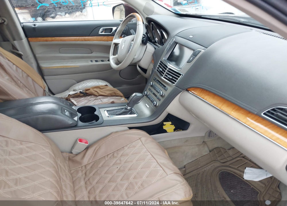 2010 LINCOLN MKT VIN: 2LMHJ5FR7ABJ24737