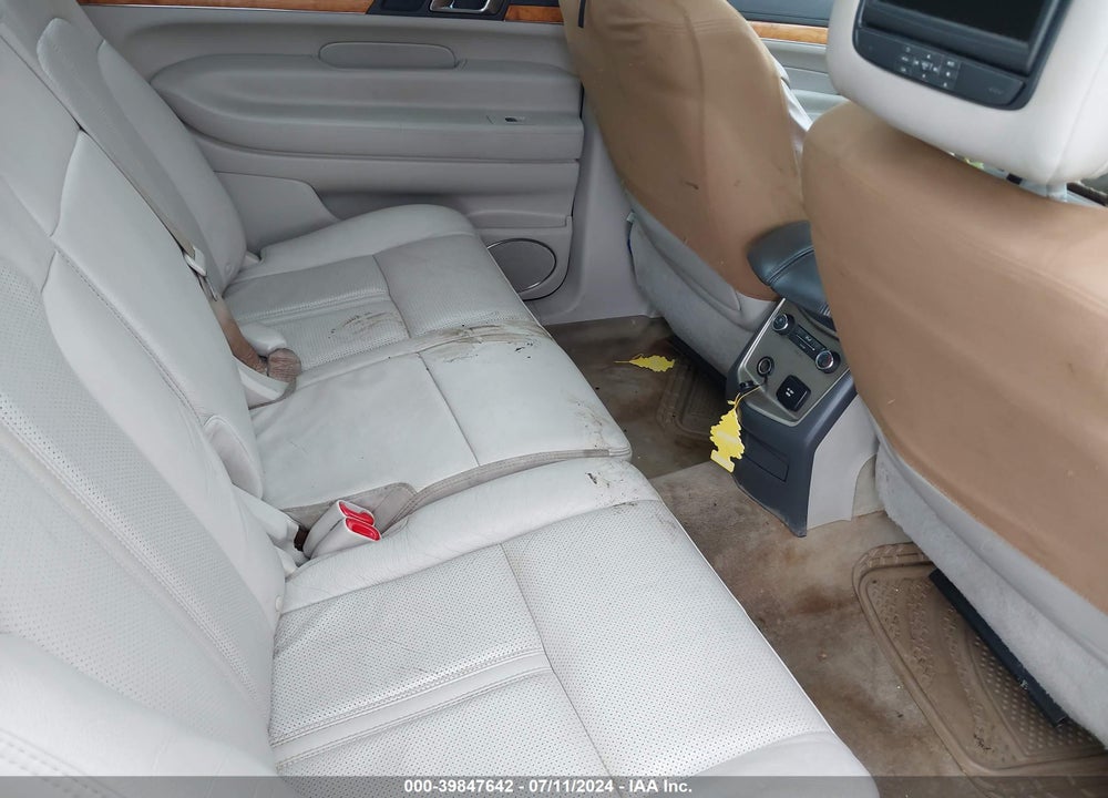2010 LINCOLN MKT VIN: 2LMHJ5FR7ABJ24737