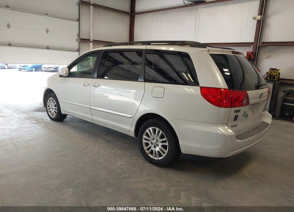 2009 TOYOTA SIENNA XLE VIN: 5TDBK22C99S026029