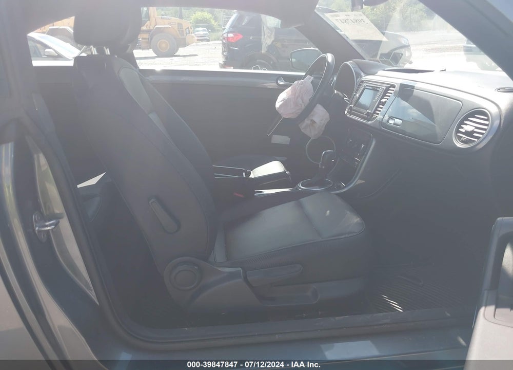 2017 VOLKSWAGEN BEETLE 1.8T SE/1.8T SEL VIN: 3VWJ17AT6HM625964