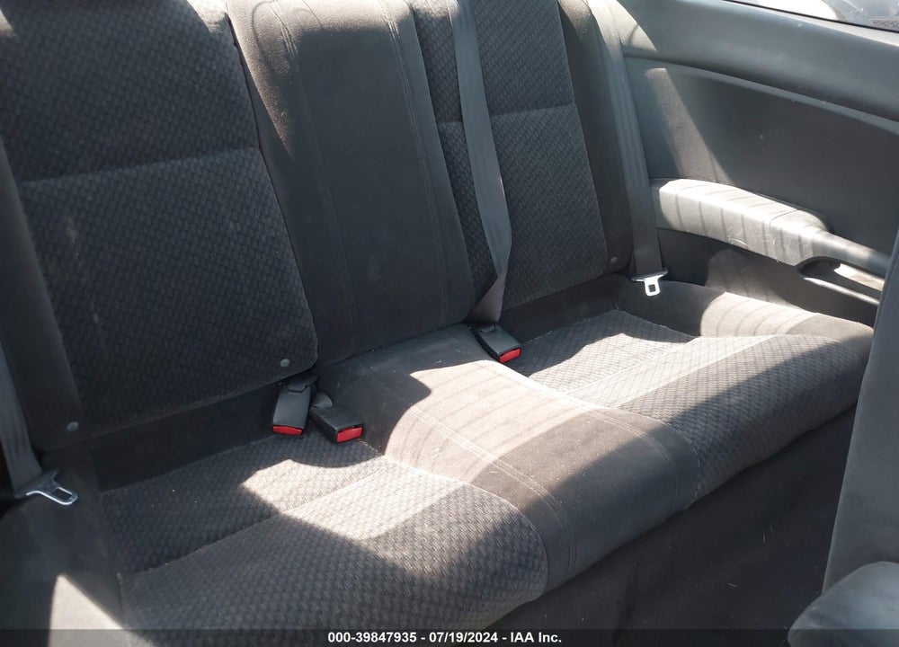 2004 HONDA CIVIC VP VIN: 1HGEM21104L062260