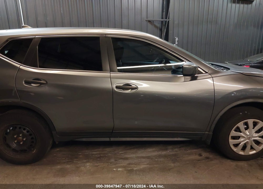2018 NISSAN ROGUE S VIN: JN8AT2MV6JW313229
