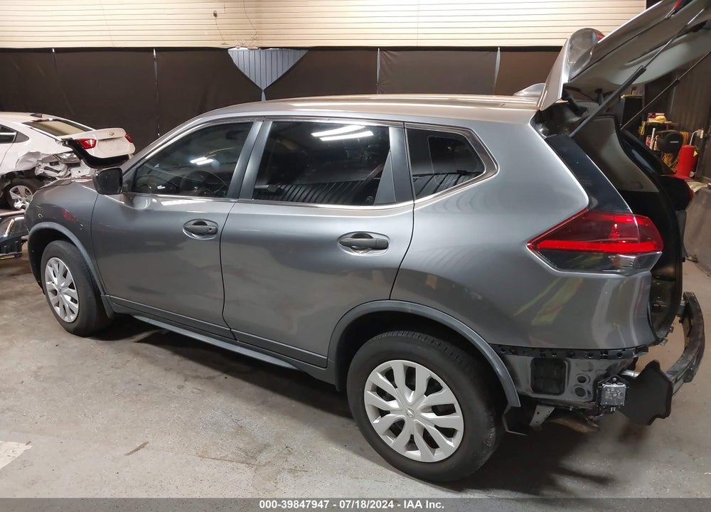 2018 NISSAN ROGUE S VIN: JN8AT2MV6JW313229